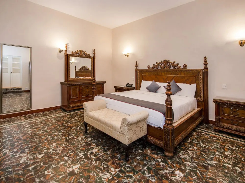 Hotel Senorial