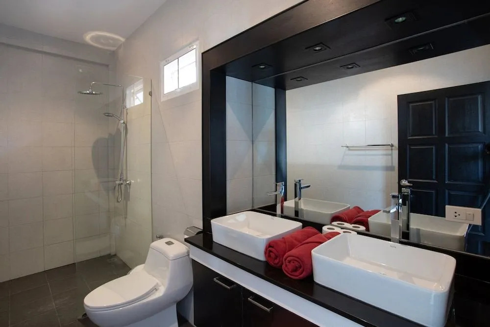 3BR Villa Marine with Private Pool, Waterfalls in NaiHarn Beach