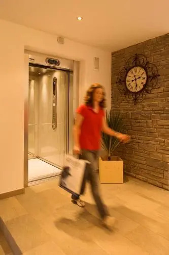 Helmhotel