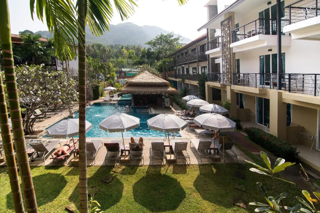 Baan Karon Resort