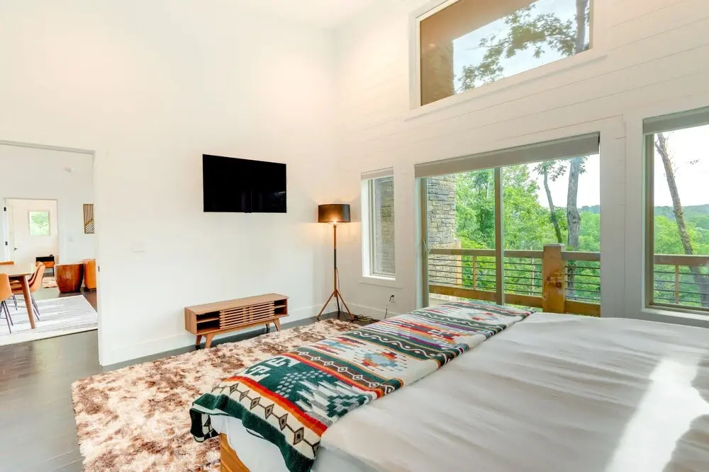 Mid-century Modern Home w/ Hot Tub & Mtn Views!