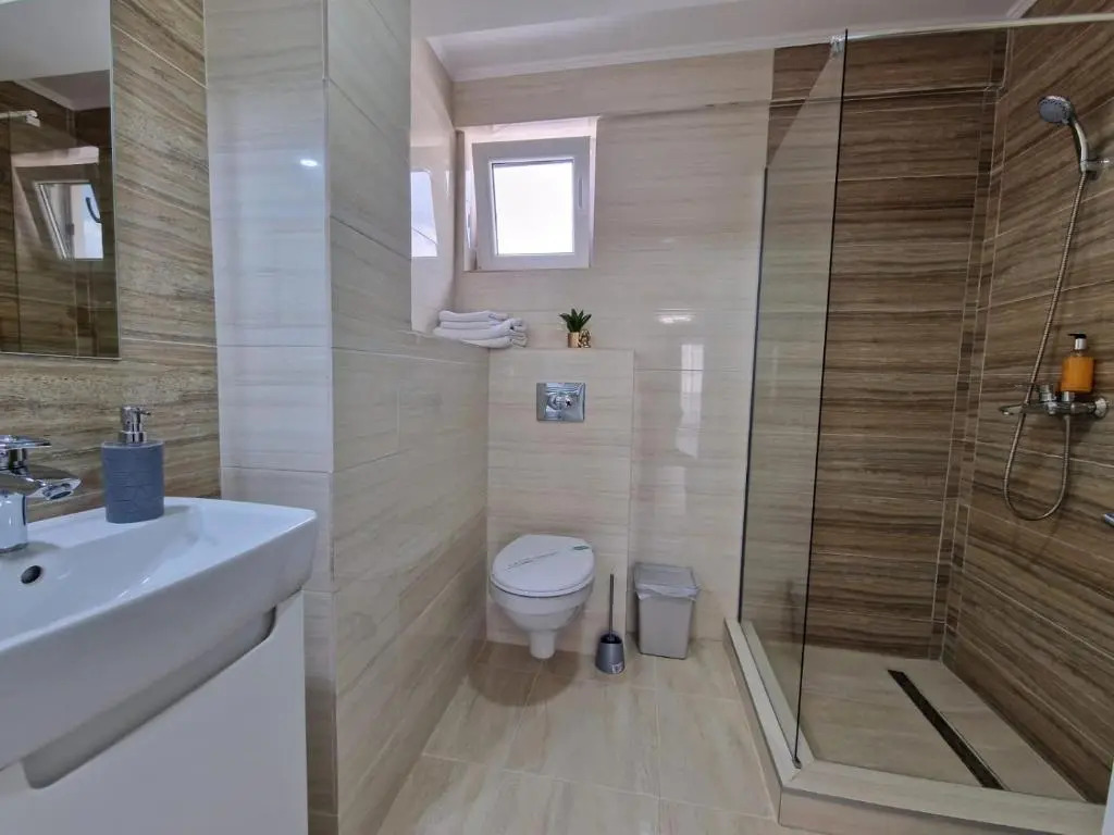 RoApart B2 Home Apartamente 2 și 3 camere terase spațioase vedere si parcare