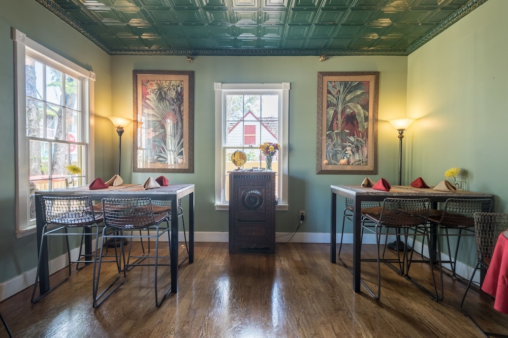 Agustin Inn
