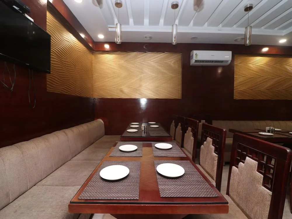 Collection O 28628 Hotel Himgiri Residency