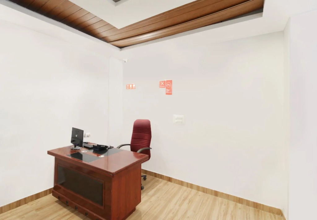 C Seasons Inn By OYO Rooms