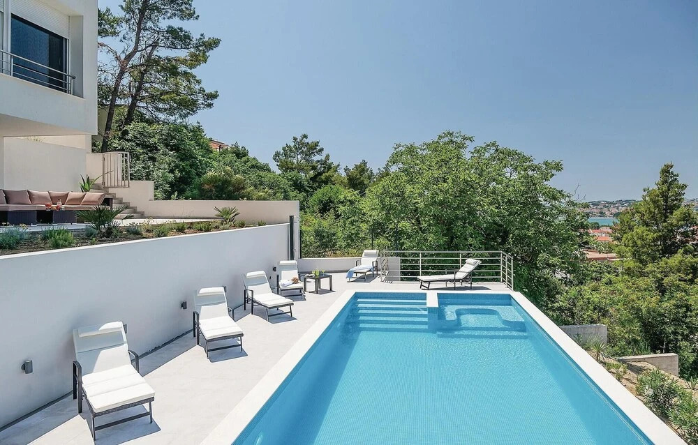 Luxurious Home In Podstrana