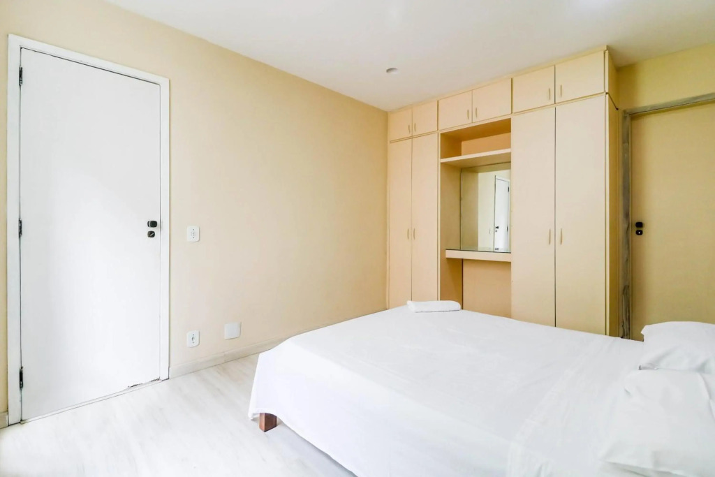 Enorme Apartamento na Av Atlântica