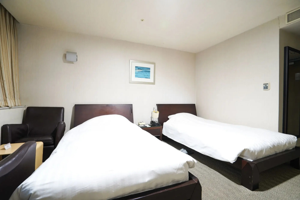 Gumi Century Hotel