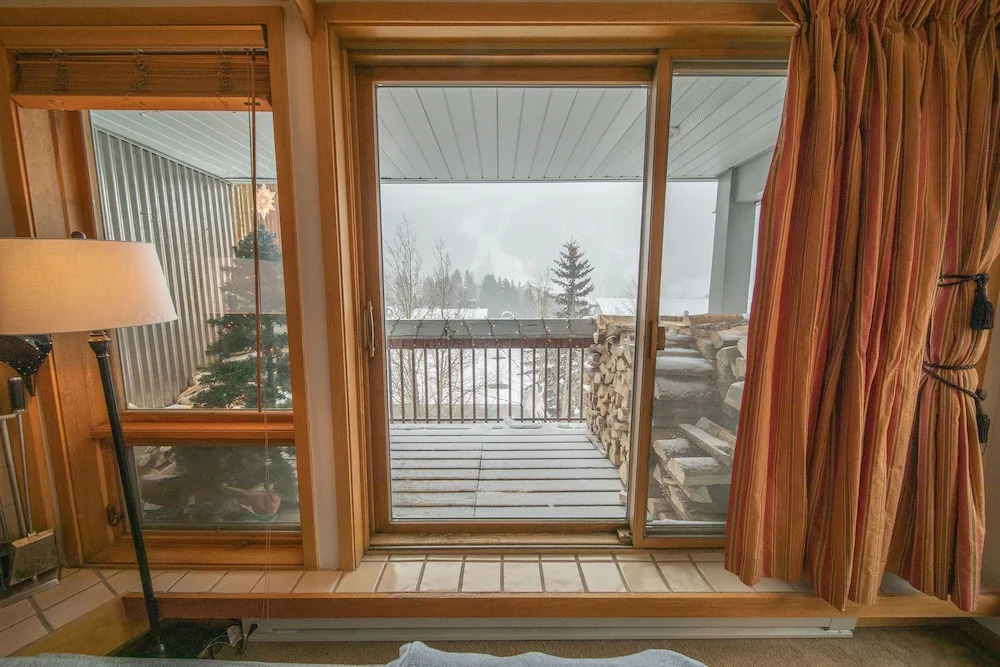 Liftside 309 by SummitCove Vacation Lodging
