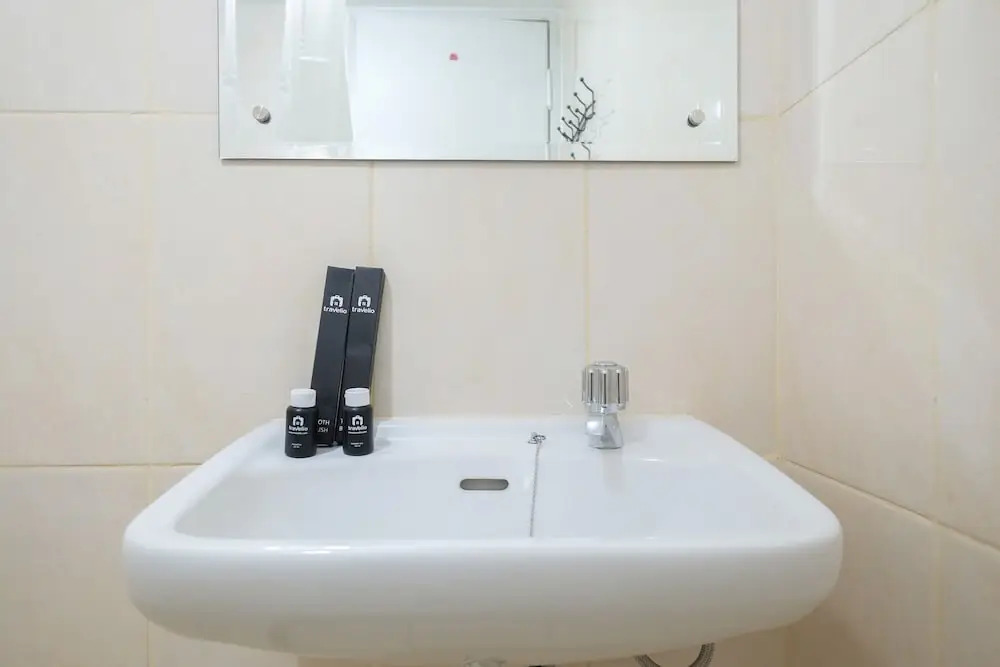 Comfortable and Good Place Studio Apartment Springlake Summarecon Bekasi By Travelio