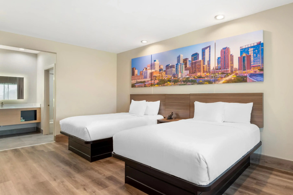 Clarion Pointe Spring - Houston North