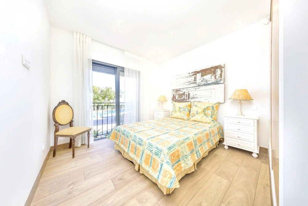 Villa With 3 Bedrooms in Quelfes, With Wonderful sea View, Pool Access
