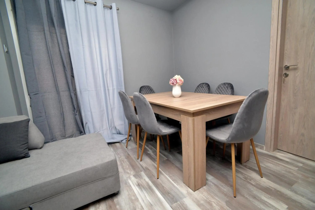 luxury apartment st Demetrios downtown