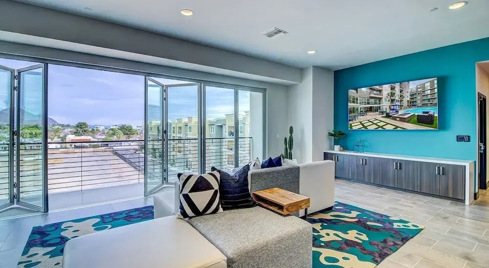 Landing Stylish 1BD Gym Clubhouse