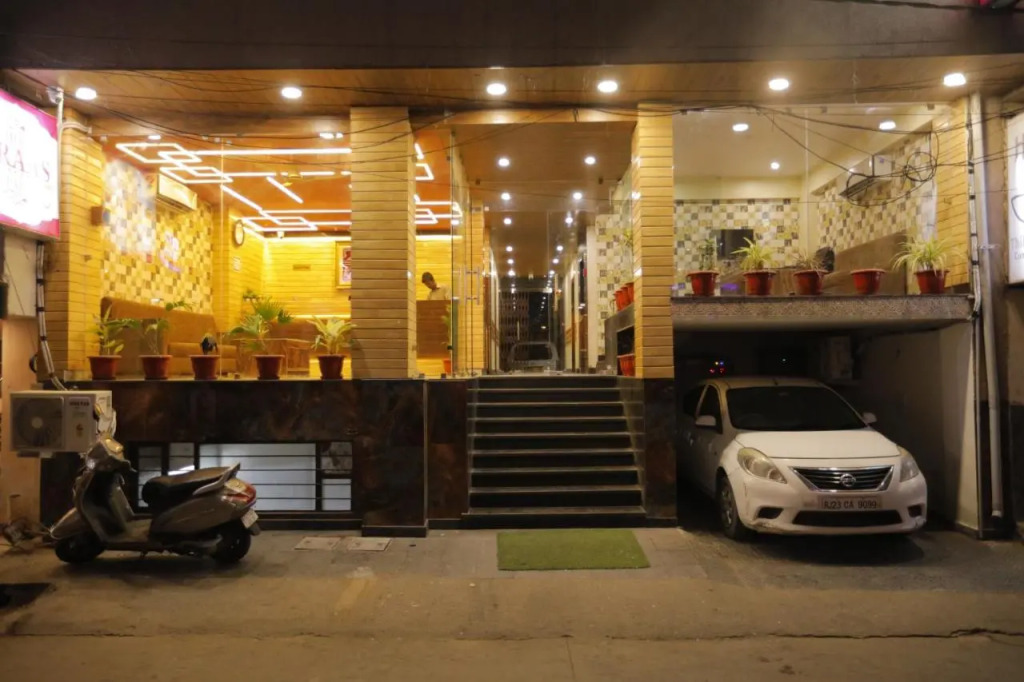 Hotel Raas Palace