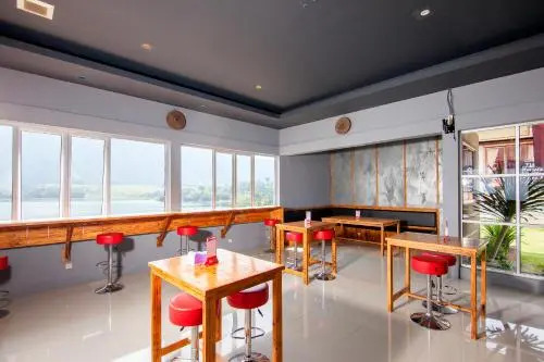 Dginn Cafe & Bar