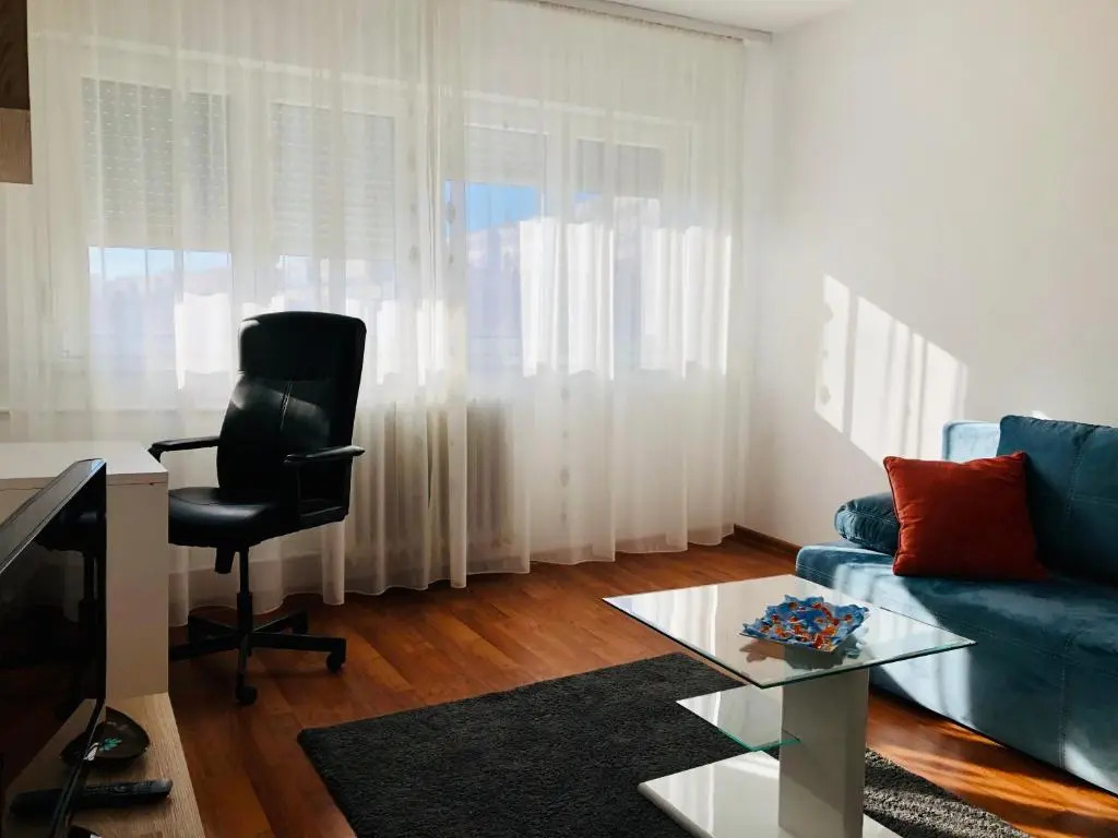 LOVELY apartment near Iulius TOWN - Biggest Shoping Center IP19