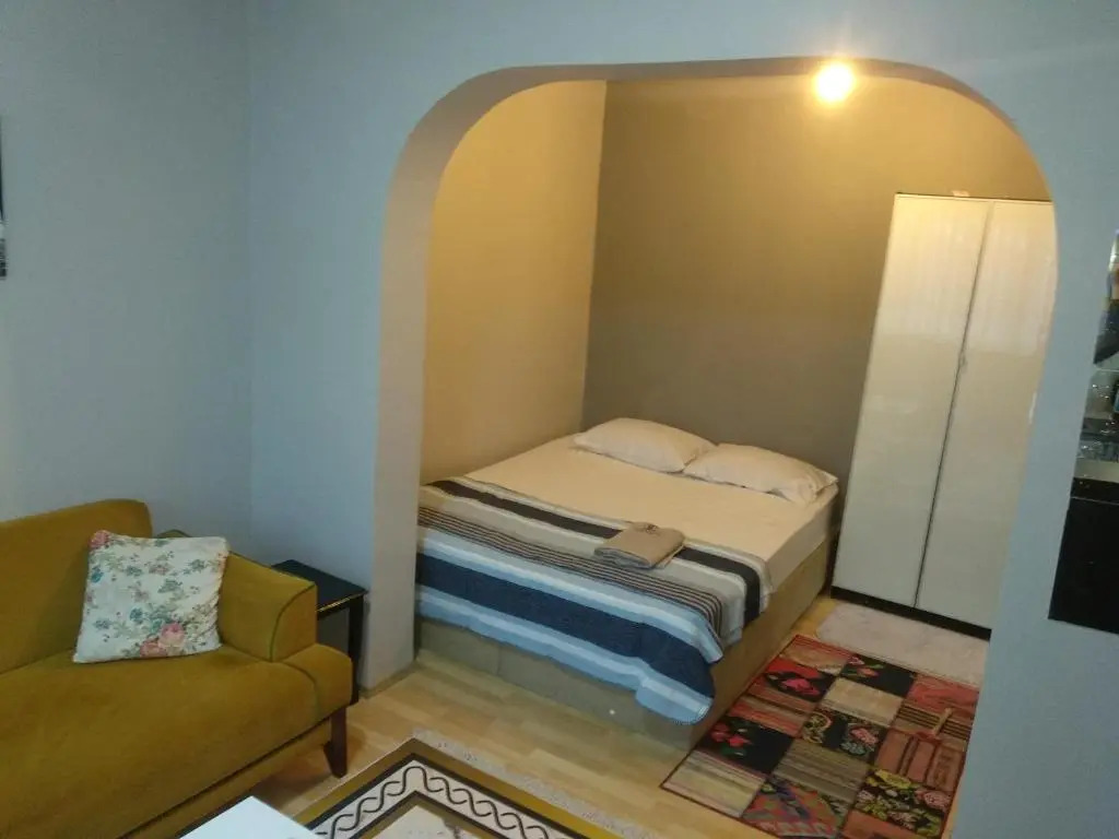 hygienic affordable central accommodation near metro