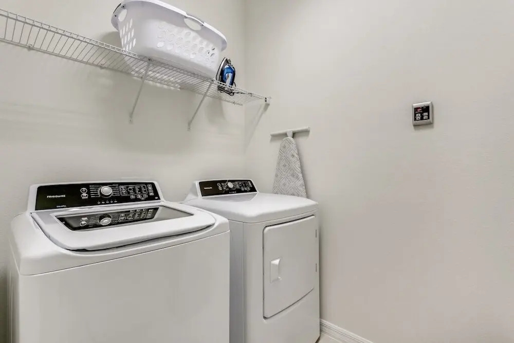 7028OAKWOOD