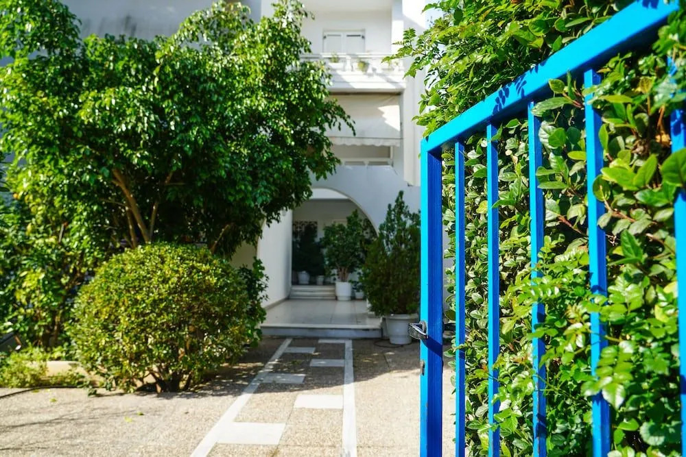 Breeze One Bedroom Apartment by BluPine