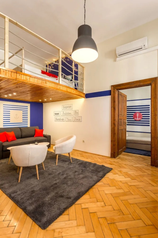 Jokai 3 Apartment