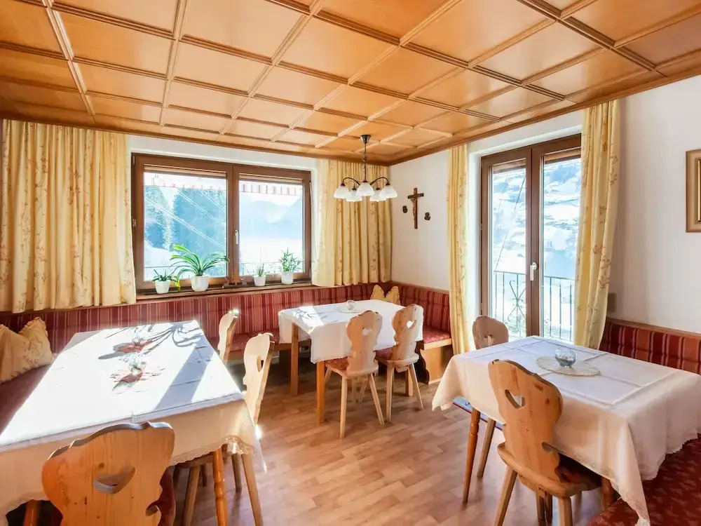 Chalet in Hainzenberg near Ski Slopes