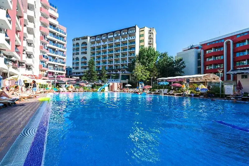 Persey Admiral Plaza Apartments