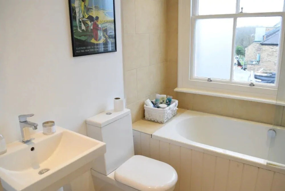 Cosy 1 Bedroom Apartment in Shepherds Bush