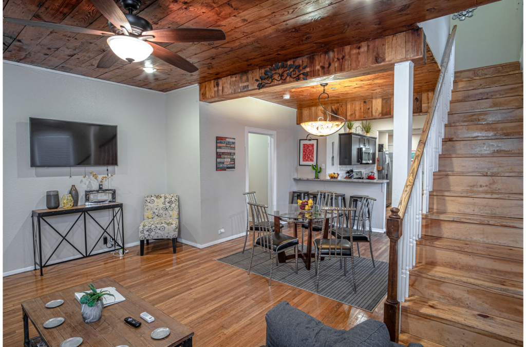 The Highland House 5BR Huge Patio 2 miles to DT