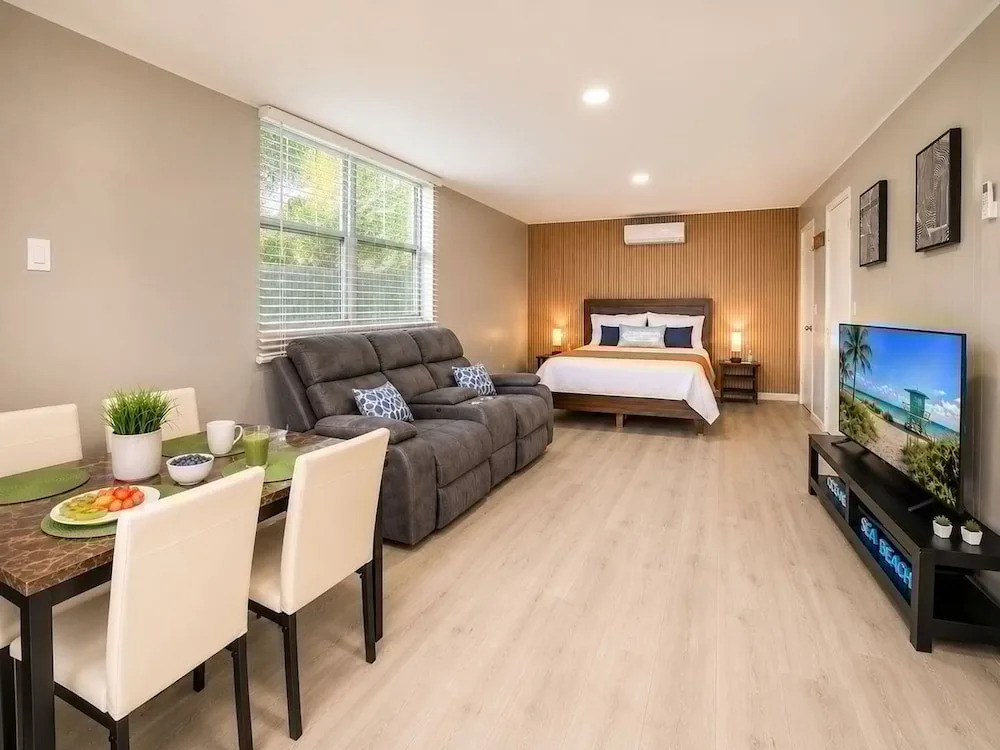 Modern Studio Private Parking Near Beach