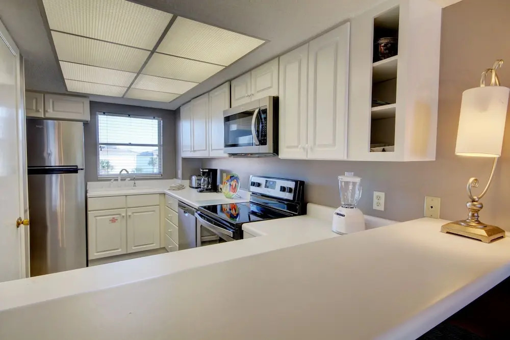 332 El Matador 2 Bedroom Condo by RedAwning