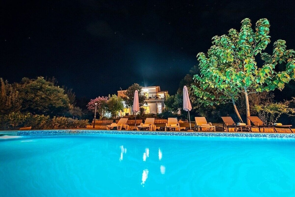 Villa Flower garden with pool