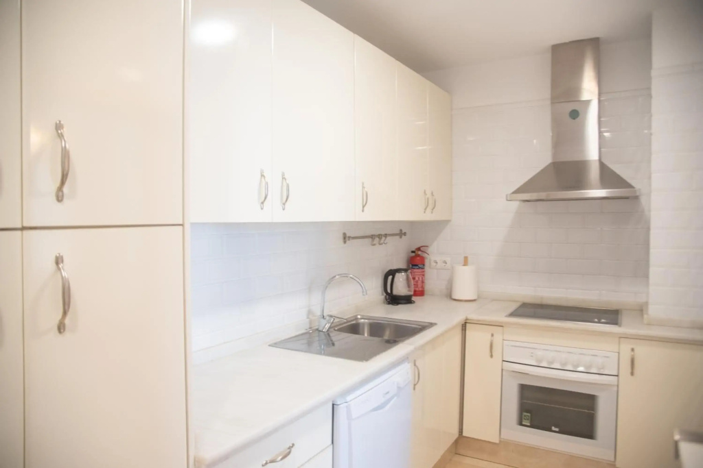 Charming 2 Bedroom Apartment with Private Roof-Top in the Heart of Seville