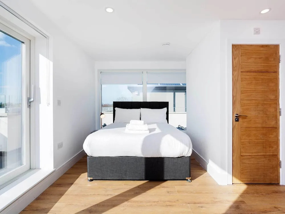 Modern Apartment in London With River Graveney Nearby