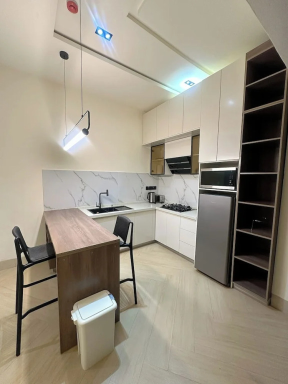 Lia's Court Apartment