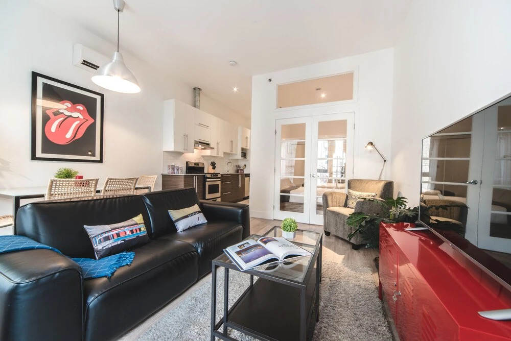 LikeAHotel-Ste Catherine/Downtown Montreal
