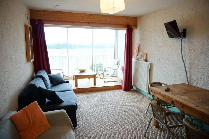 Appartement Avec Superbe Vue Mer Et Terrasse, À 100m Plages À Tregastel - Ref 97
