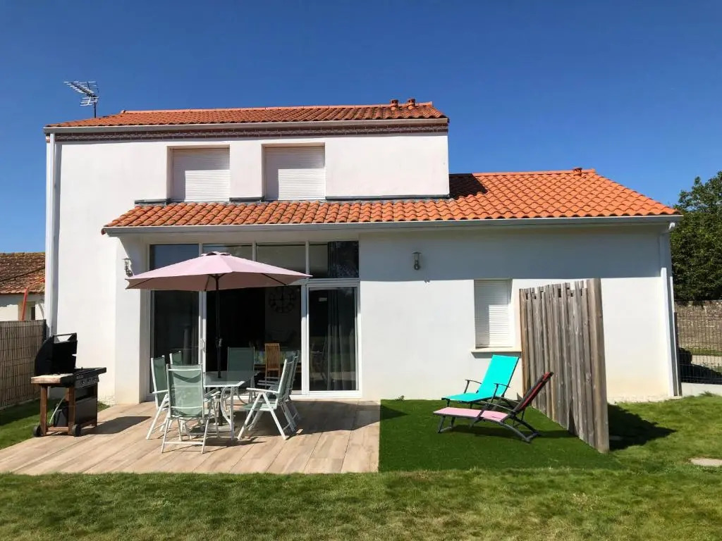 Gîte calme proche mer à Pornic, jardin clos, accessible PMR, visite ferme, wifi, équipement bébé - FR-1-306-1067