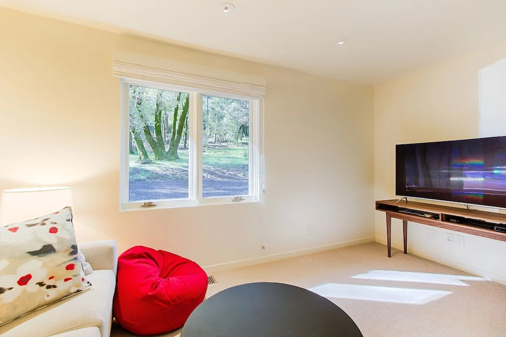3380 Vigilante Rd Home by RedAwning