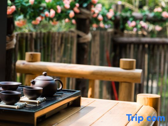 Xiyuan Yaji Holiday Hotel