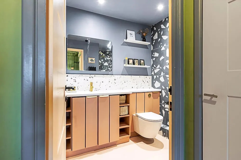 Bright 2-bed Home Near Putney Riverside