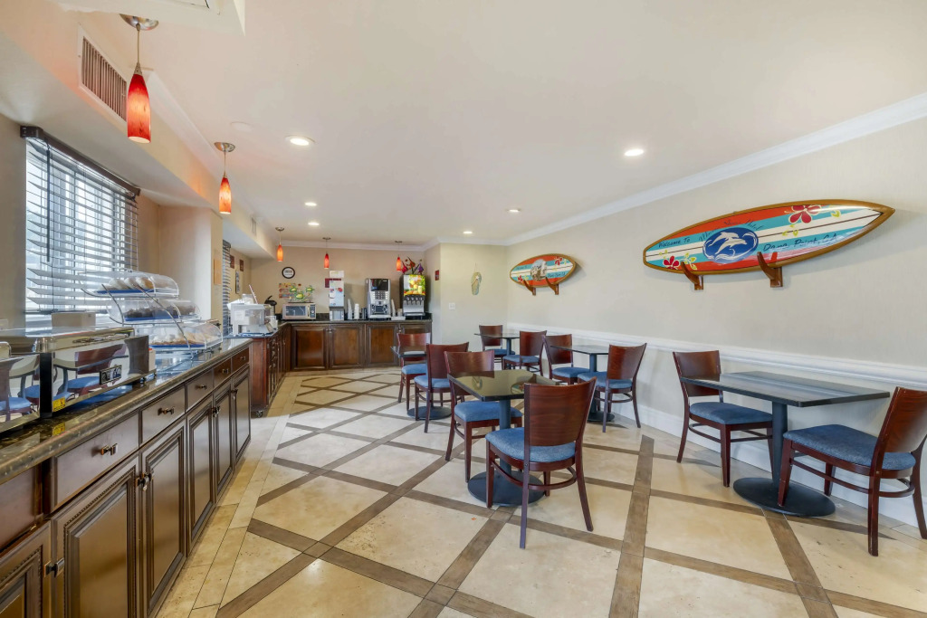 Best Western Plus Marina Shores Hotel
