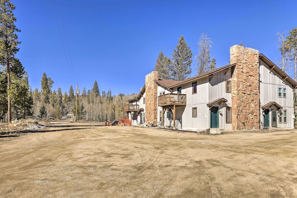 Quaint Winter Park Townhouse < 5 Mi to Ski!