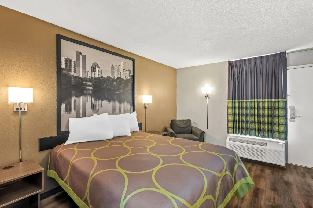 Super 8 by Wyndham Commerce