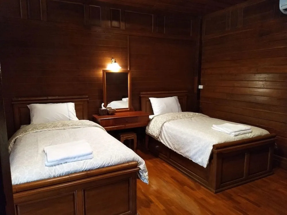 Ruean Ploysrirung Boutique Resort