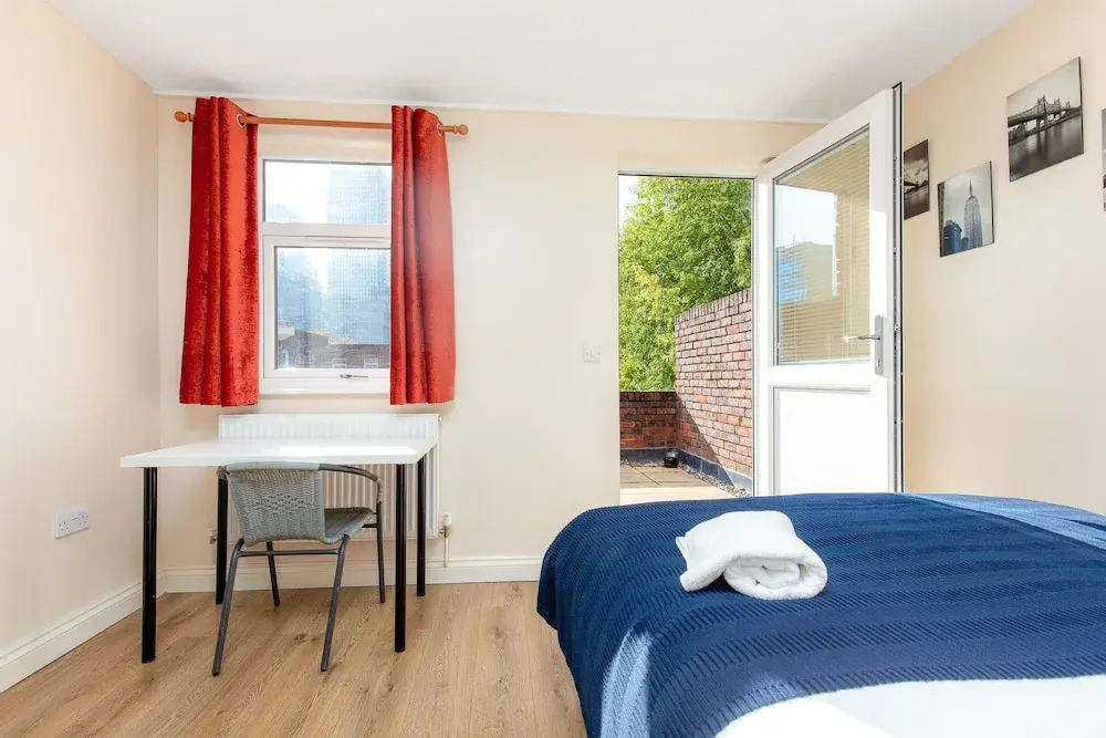 Saltwell Street - Deluxe Guest Room 4