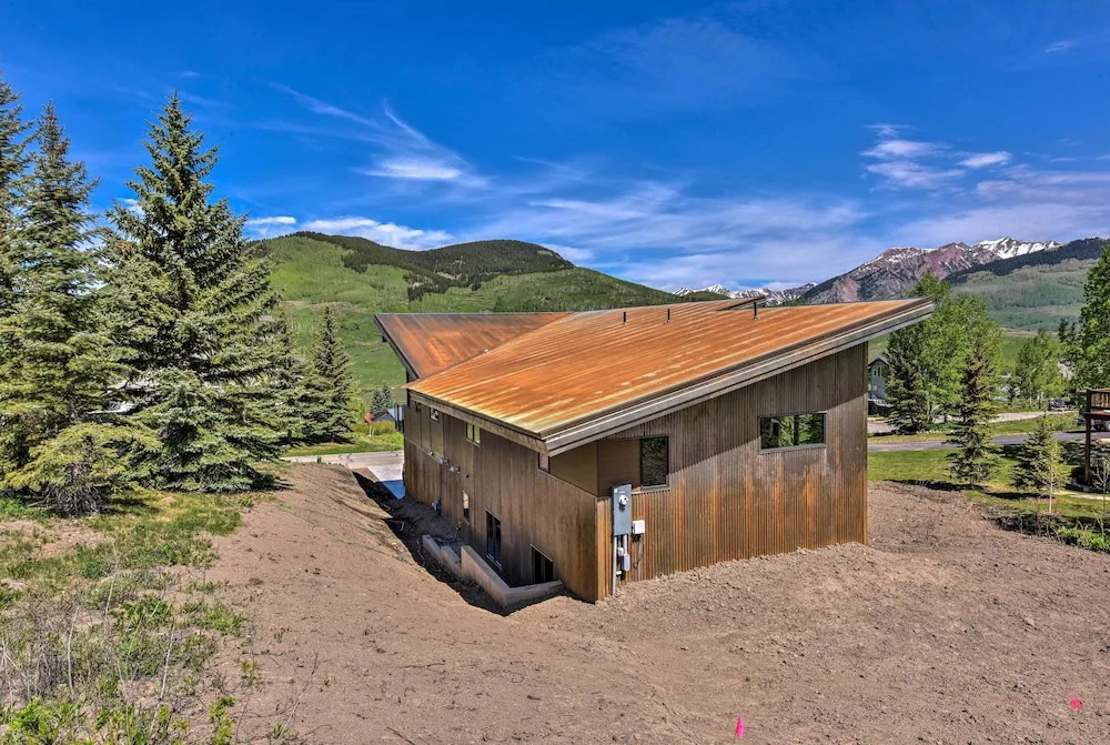 Custom Mt. Crested Butte Home; Walk to the Lifts!