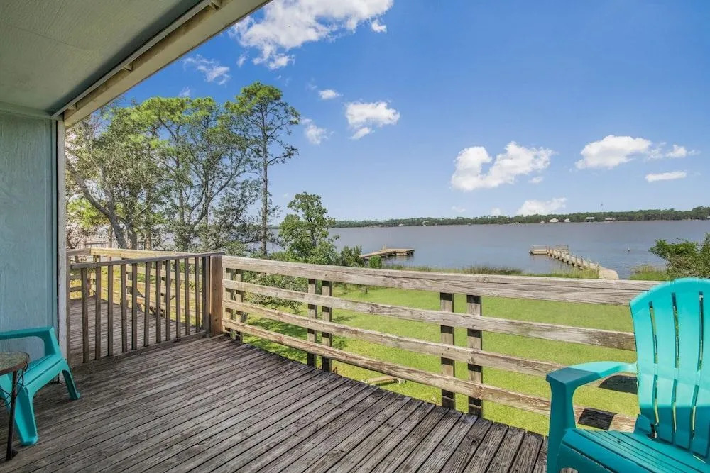 Sailhouse-east Pet Friendly Duplex in Gulf Shores