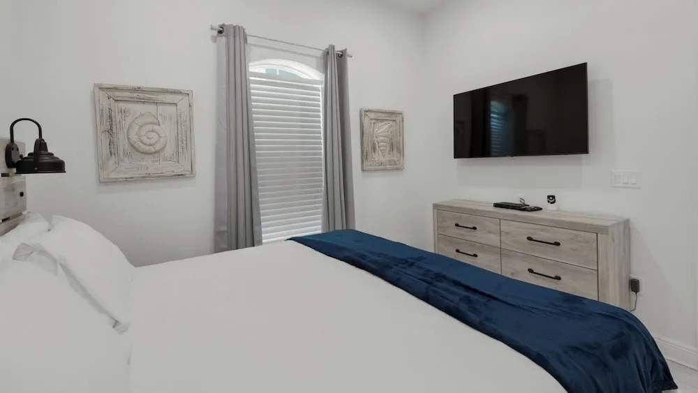 Modern + New Construction & Gulf Views; 3 Pools & Steps to Beach