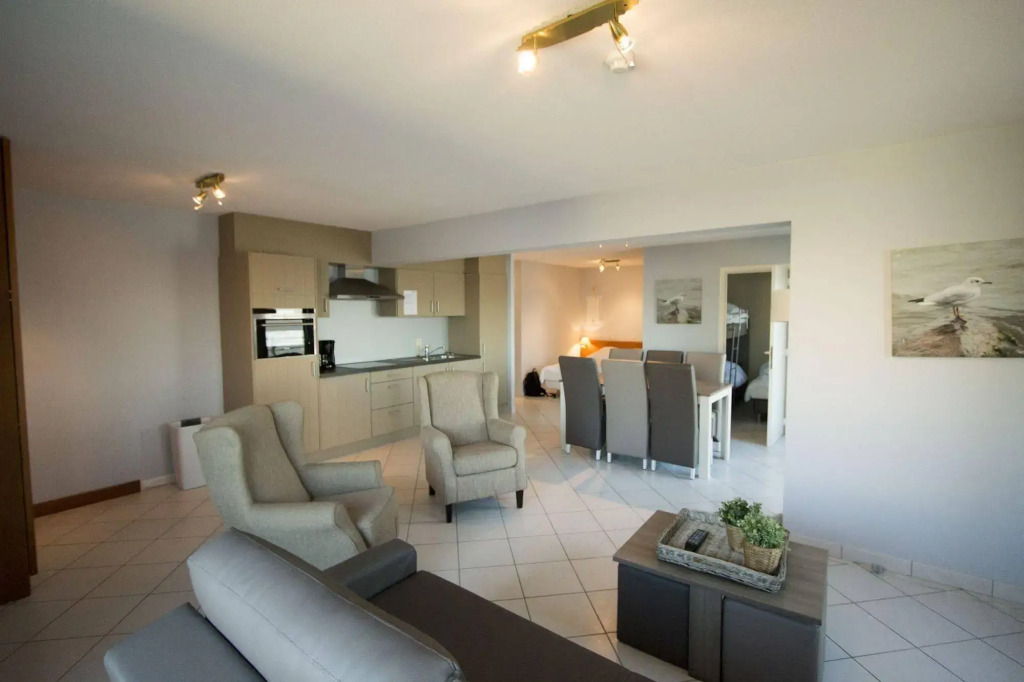 Flat by the Seaside With Stunning Ocean Views